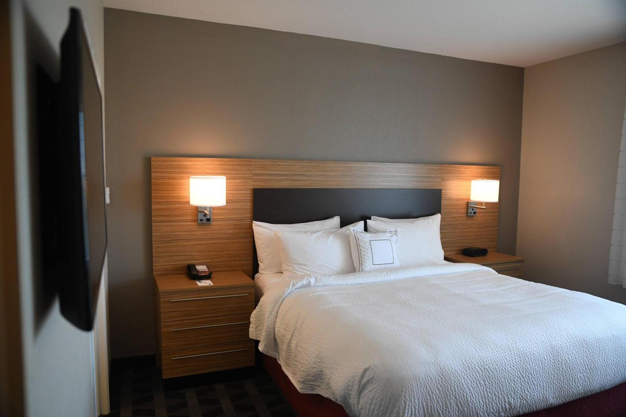 Towneplace Suites Kansas City At Briarcliff Exterior photo