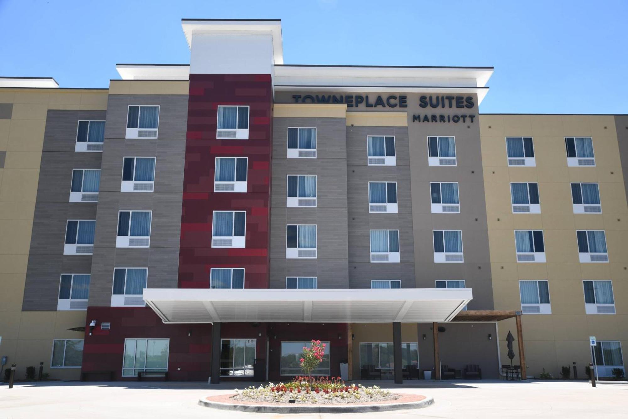 Towneplace Suites Kansas City At Briarcliff Exterior photo